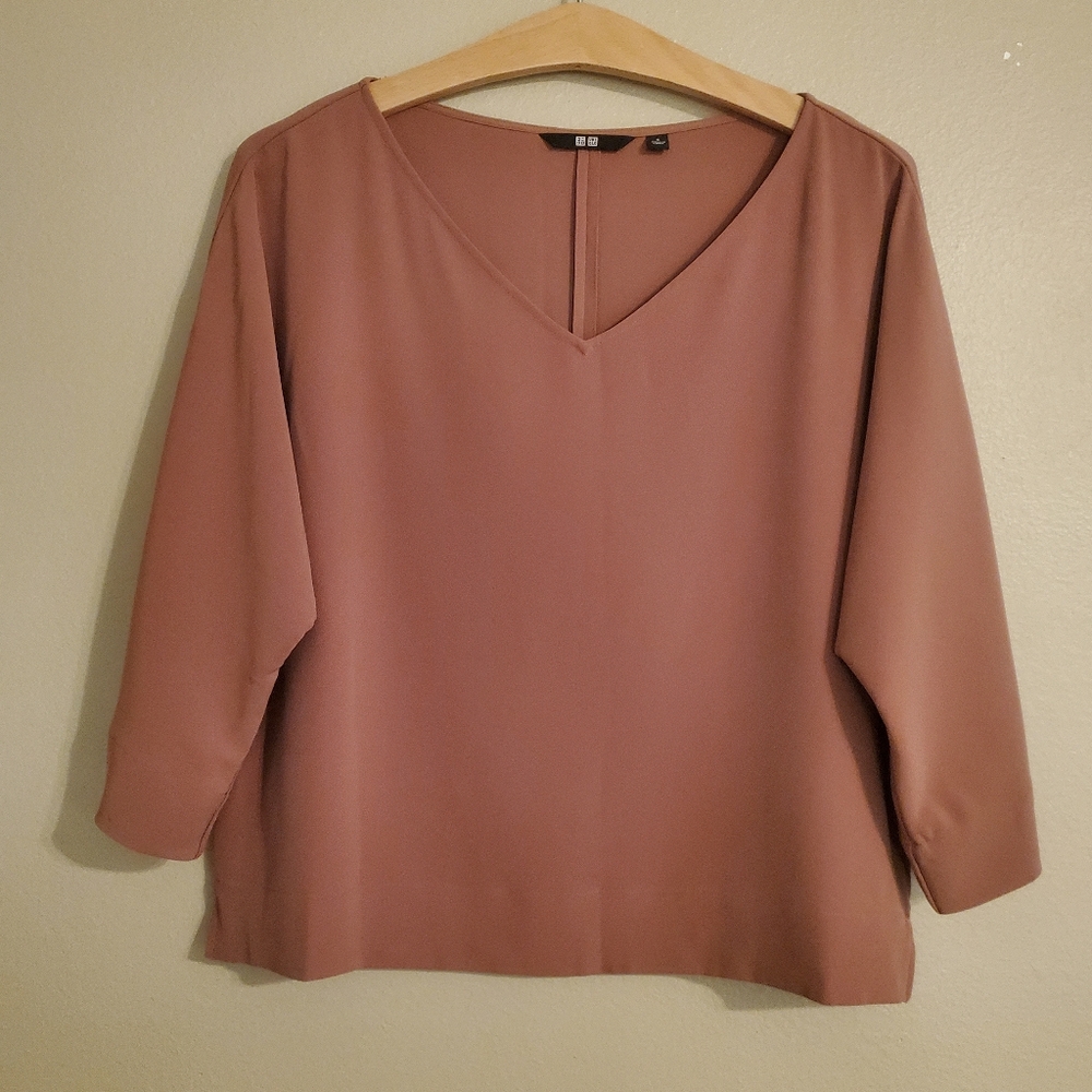 UNIQLO Mauvy/Taupe Vneck ¾‎ Sleeve Cropped Boxy Split Hem Blouse Women's Size S